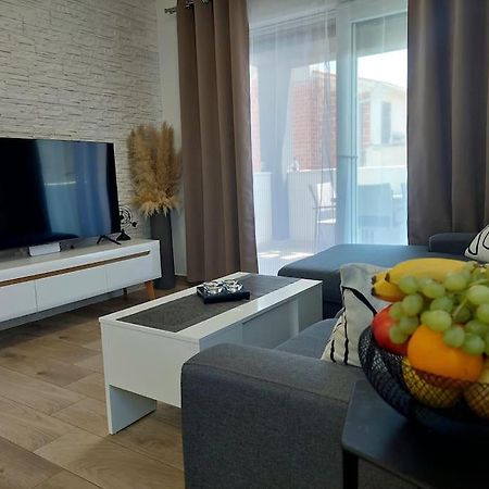Valux Apartman Пула Экстерьер фото