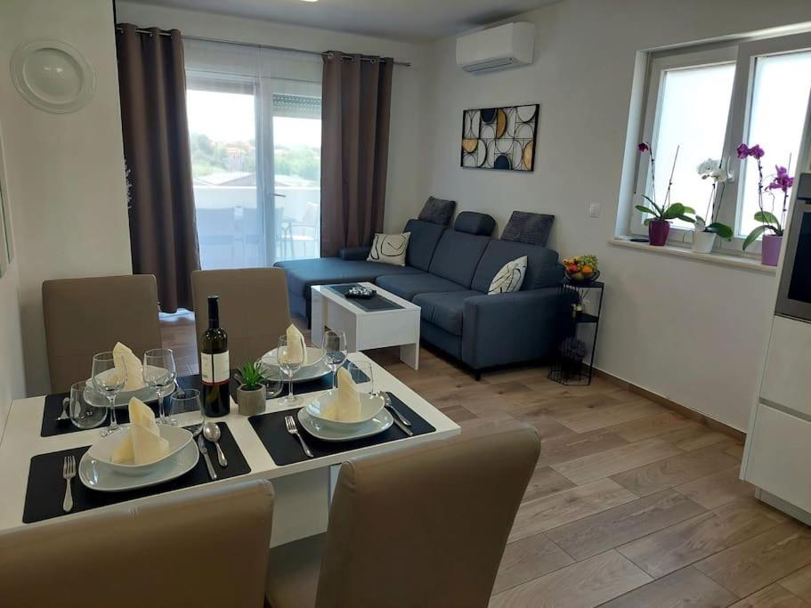 Valux Apartman Пула Экстерьер фото