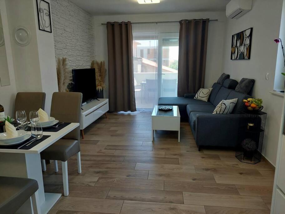 Valux Apartman Пула Экстерьер фото