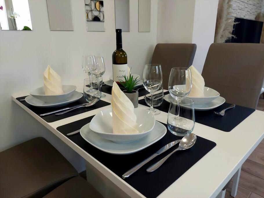 Valux Apartman Пула Экстерьер фото